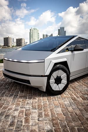 Tesla Cybertruck 4