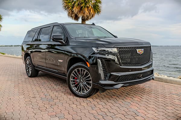 Cadillac Escalade V-Series ESV 4