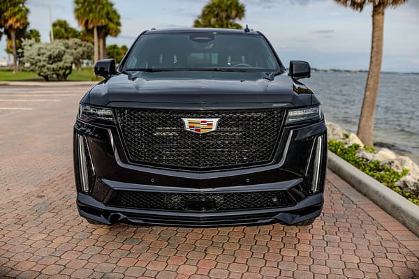 Cadillac Escalade V-Series ESV 2