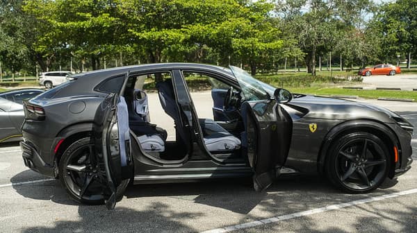 Ferrari Purosangue 3