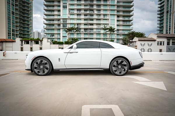 Rolls-Royce Spectre 4