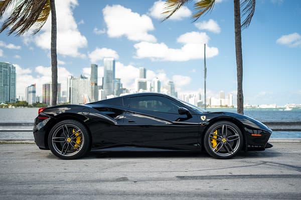Ferrari 488 4