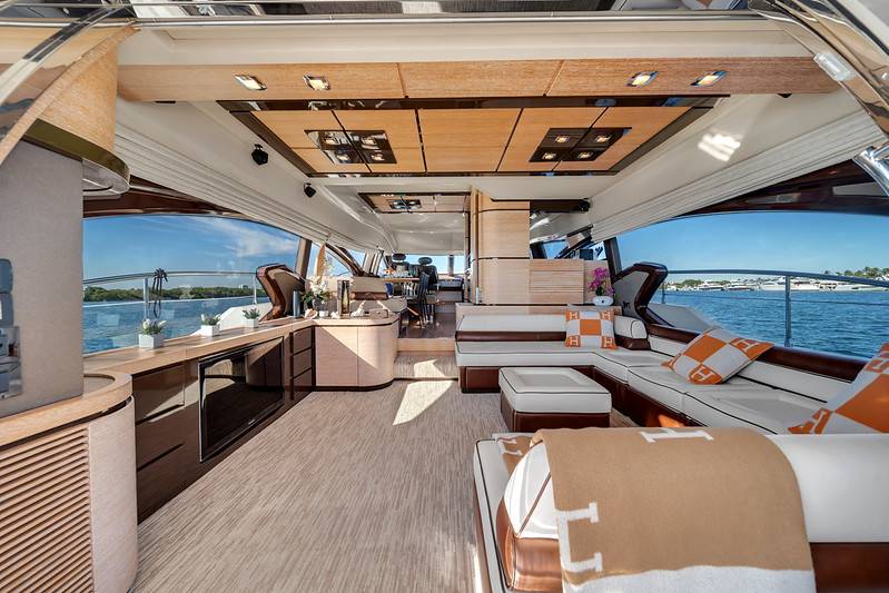 Azimut Flybridge 1 70'